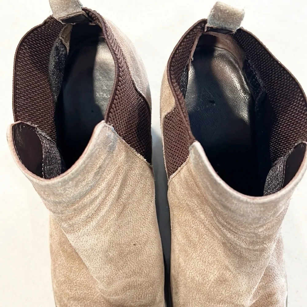 Aquatalia Claire Wedge Suede Ankle Boots Taupe Tan Beige size 9
